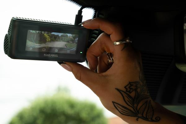 Road Angel Halo Play 4K Dashcam mit 140° Nachtsicht 24h-Parkmodus Wintermodus