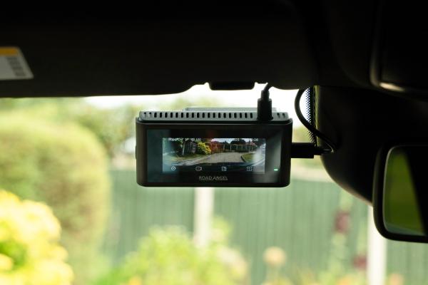 Road Angel Halo Play 4K Dashcam mit 140° Nachtsicht 24h-Parkmodus Wintermodus